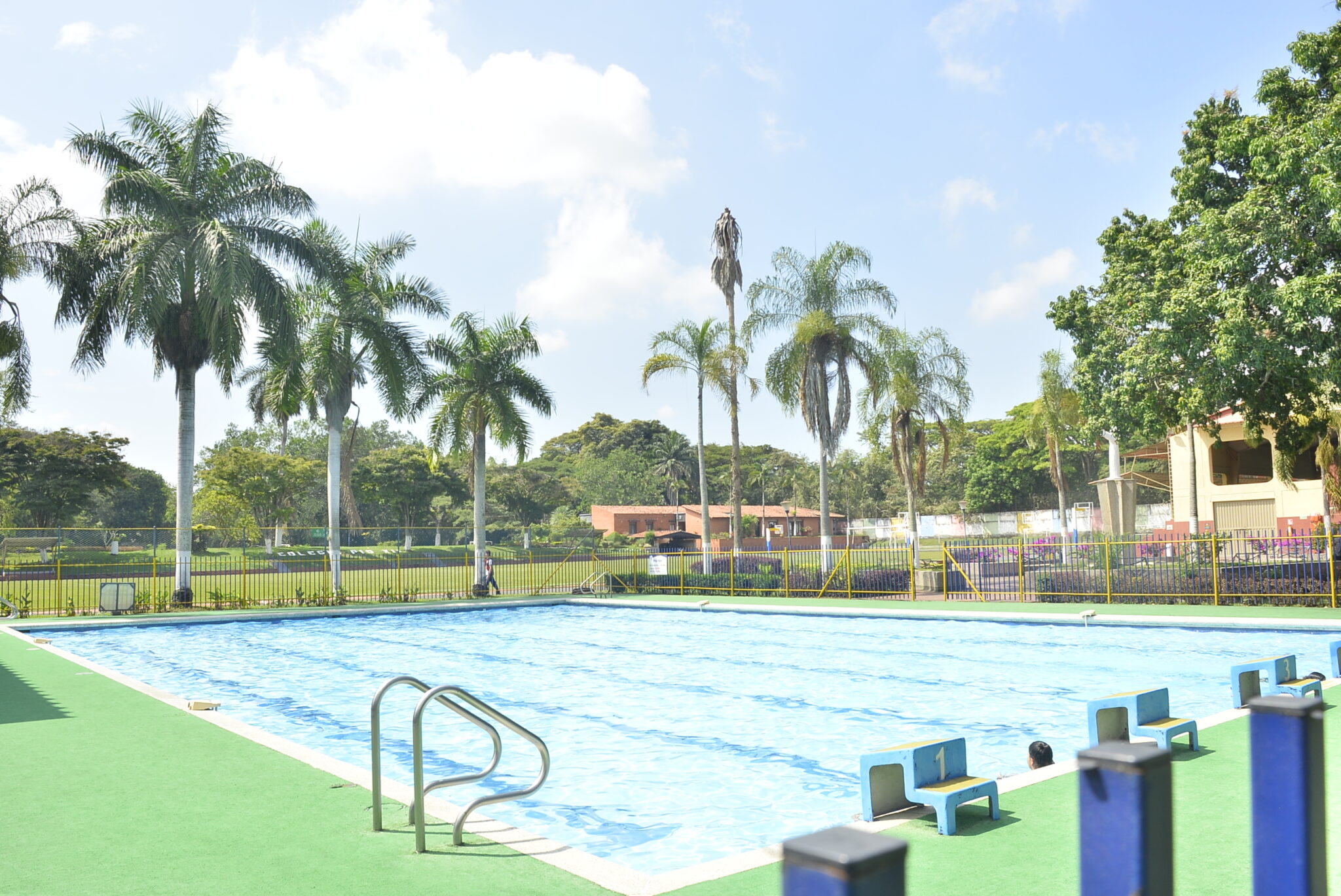 Espacios recreativos verdes en el Colegio Franciscano Pío XII